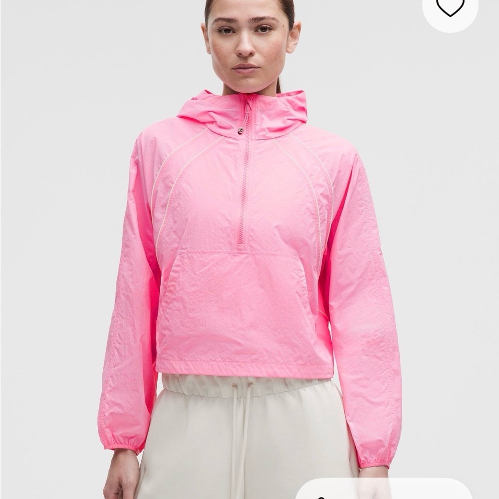 lululemon scuba cropped anorak jacket in candy cloud / light ivory color